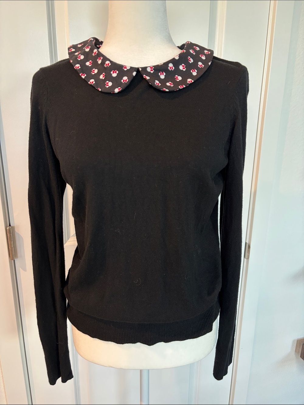 Disney Minnie Mouse Black Peter Pan Collar Pullover Sweater